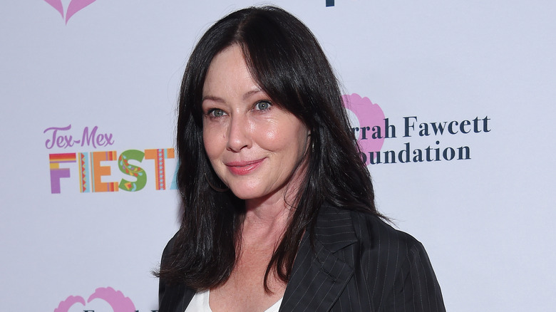 Shannen Doherty smiling