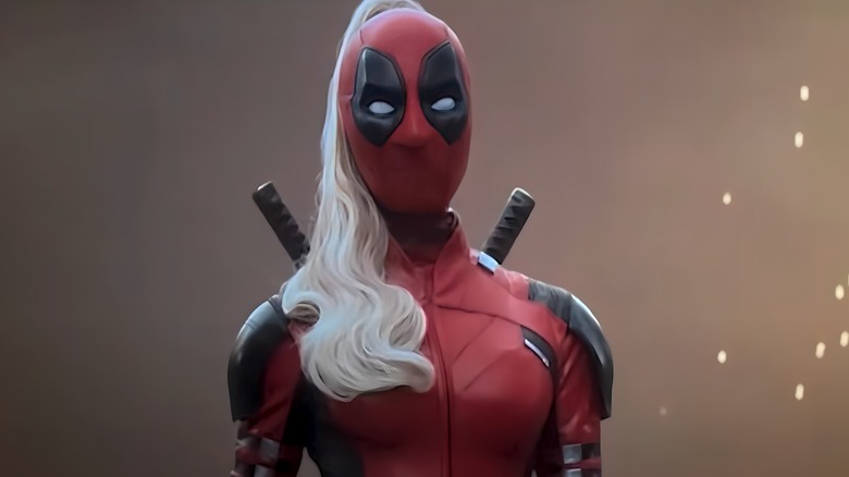 Lady Deadpool stride